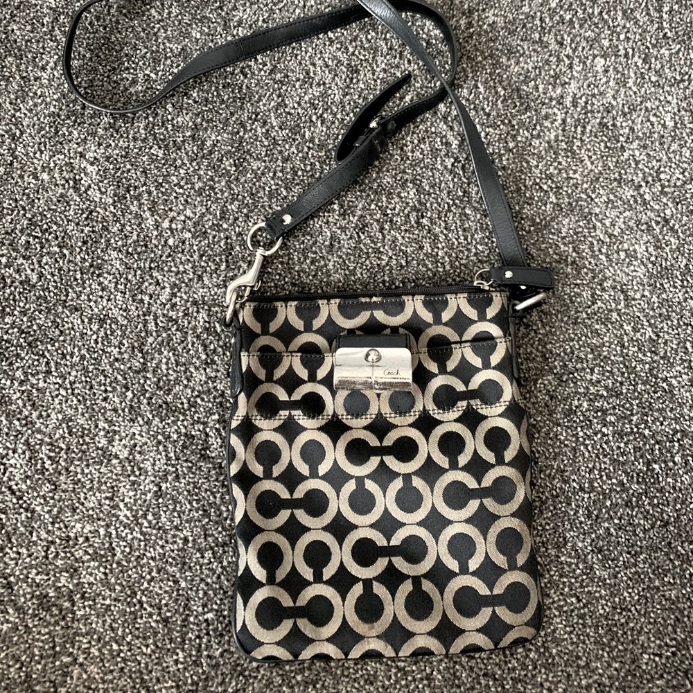 Coach Swing Bag Purse 🖤